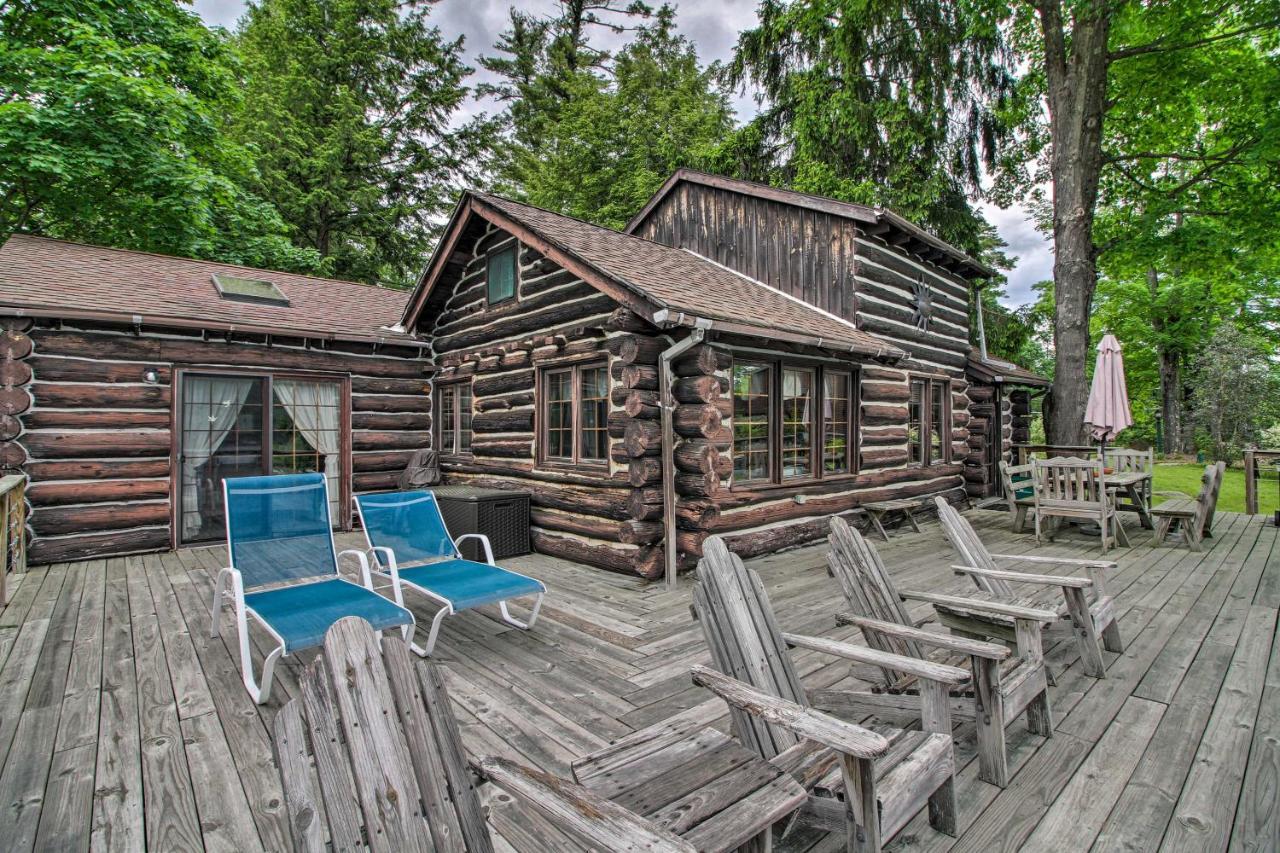 Waterfront Lake George Cabin Walk To Water Eksteriør billede